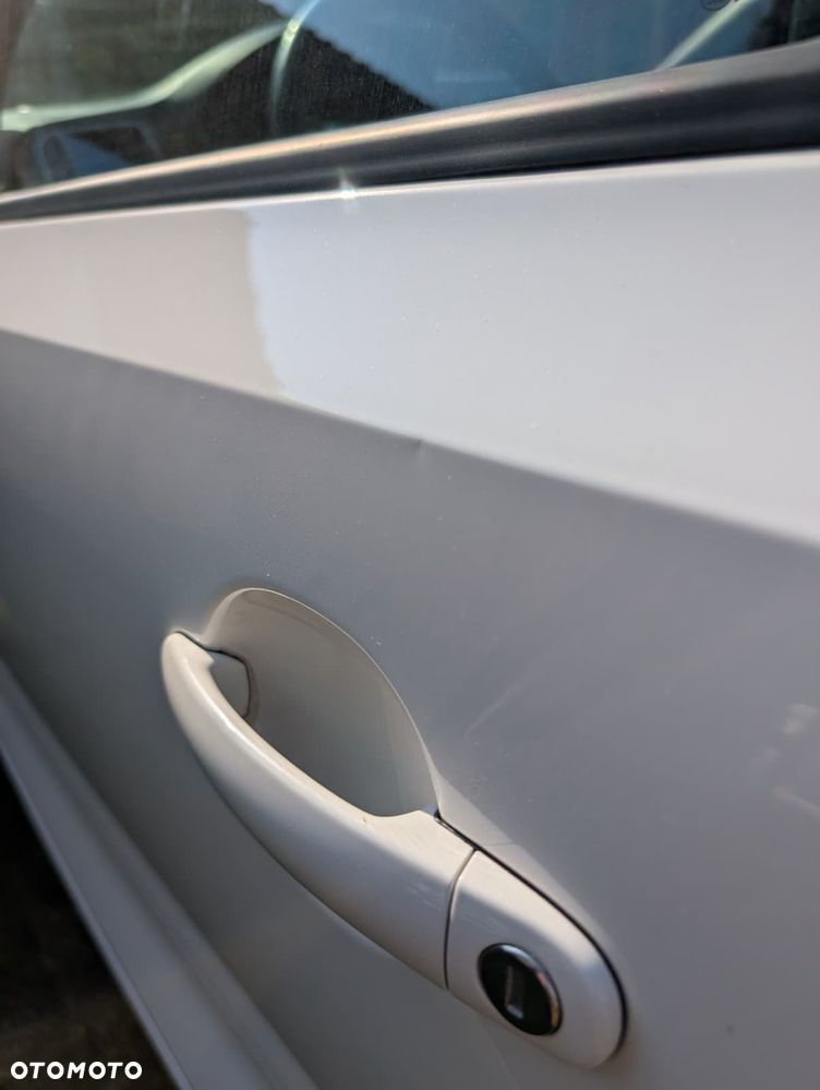 Volkswagen Polo 1.6 TDI DPF Highline - 28