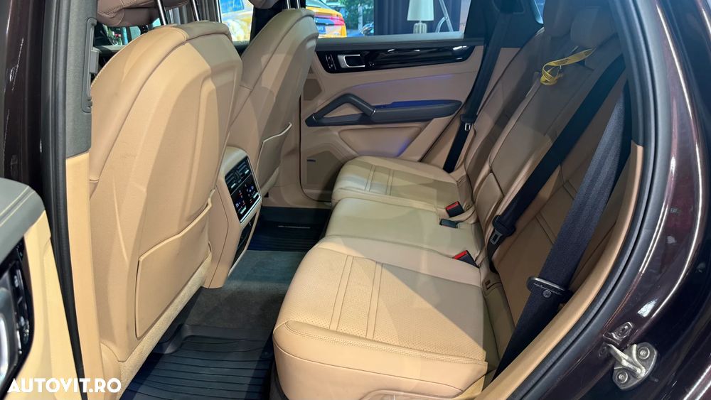 Porsche Cayenne Standard - 18