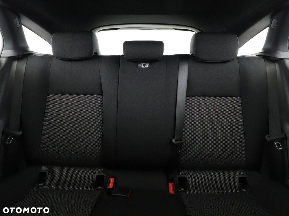 Mercedes-Benz CLA 200 d 8G-DCT - 19