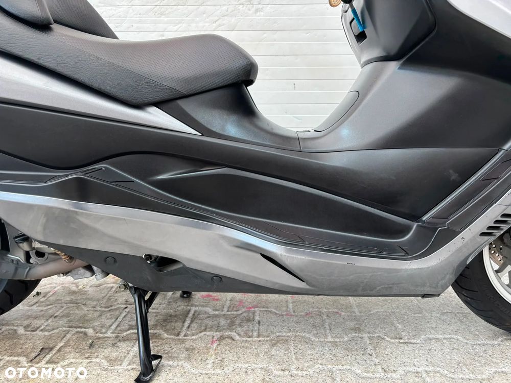 Suzuki Burgman - 26