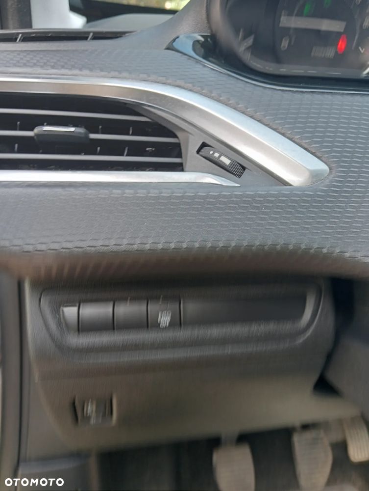 Peugeot 2008 PureTech 82 Style - 24