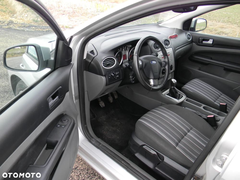 Ford Focus - 30