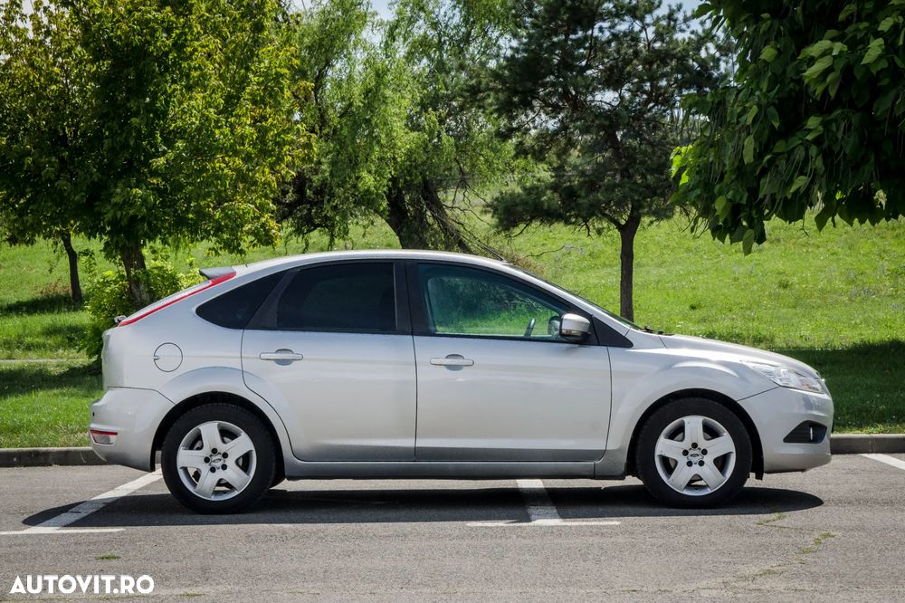 Ford Focus 1.6i Ambiente - 10