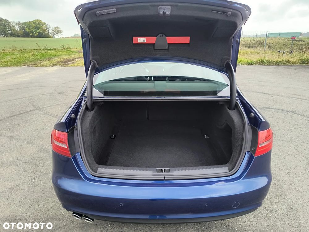 Audi A4 Limousine - 20
