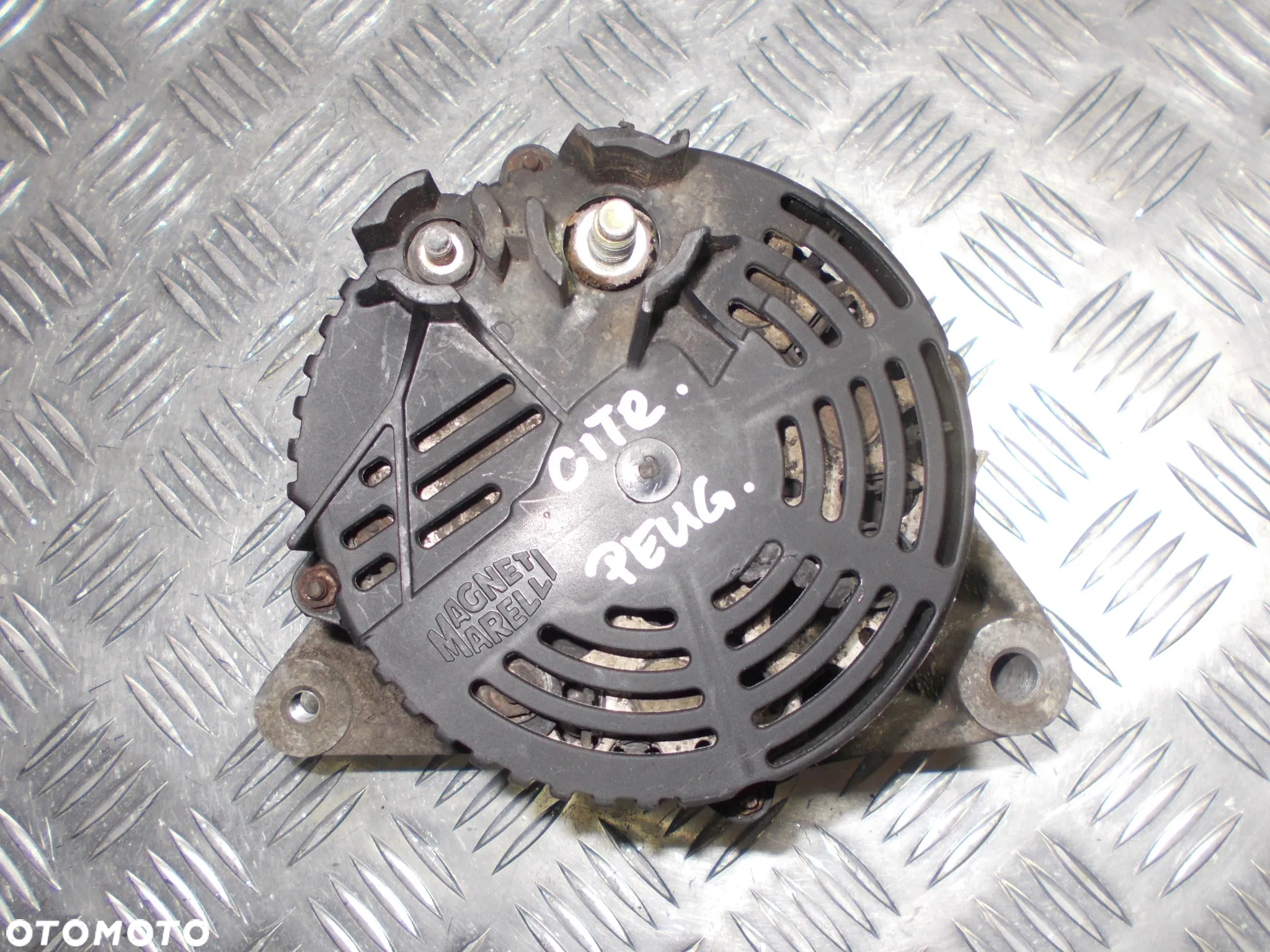 Peugeot 206 Partner Citroen Berlingo C3 I C4 C5 II alternator 1.1 1.4 1.6 2.0 16V / 1.4 1.6 2.2 HDI - 3