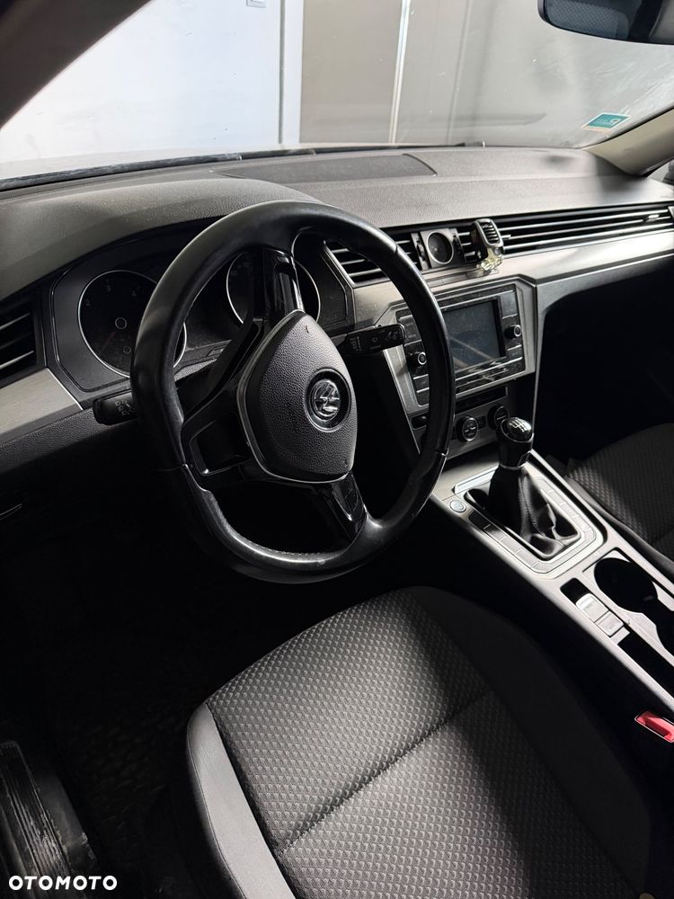 Volkswagen Passat 2.0 TDI BMT Trendline - 5