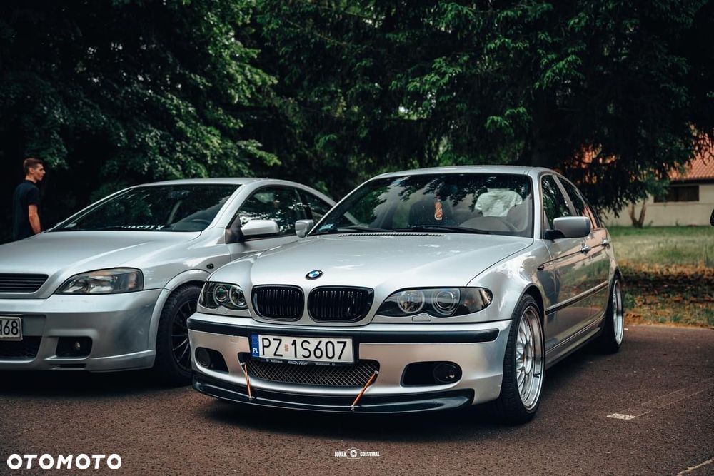 BMW Seria 3 325i - 10