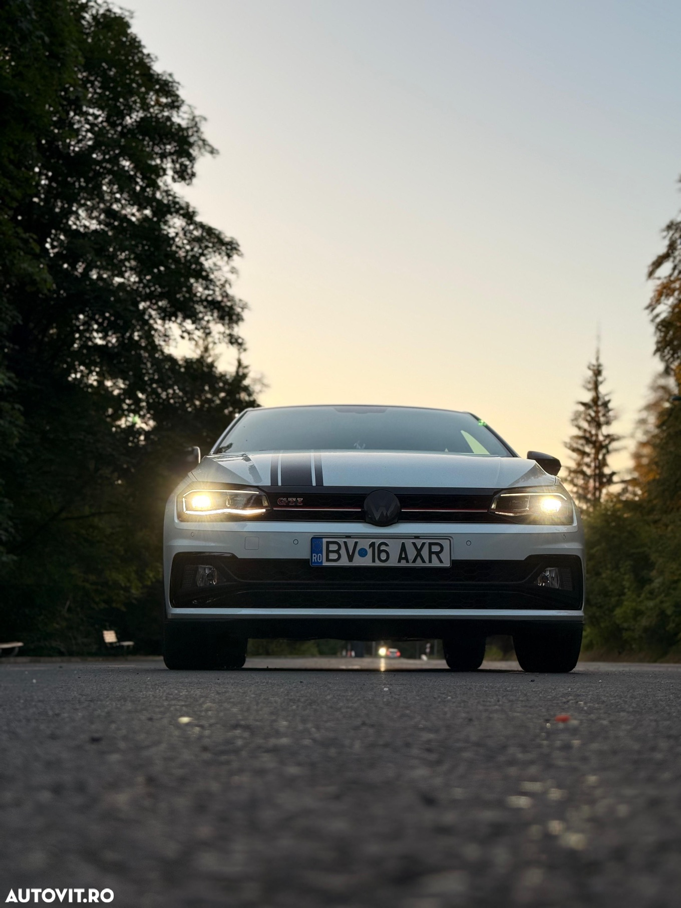 Volkswagen Polo 2.0 TSI DSG GTI - 18