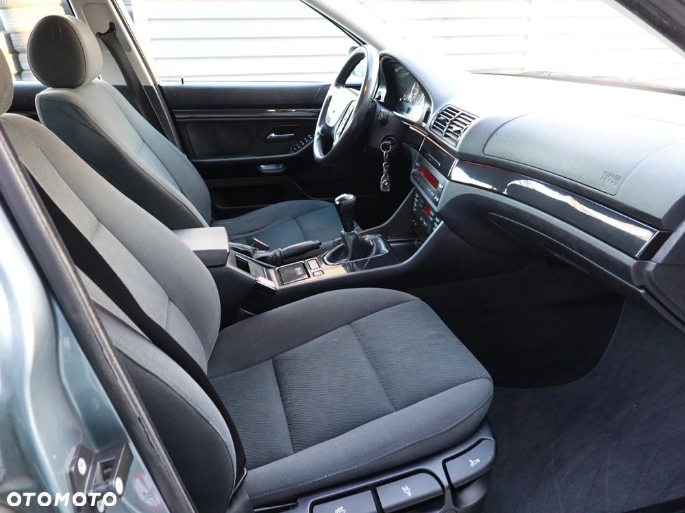 BMW Seria 5 525d - 18