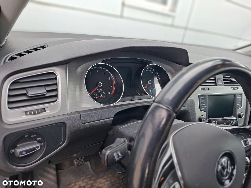 Volkswagen Golf 1.4 TSI BMT Comfortline - 14