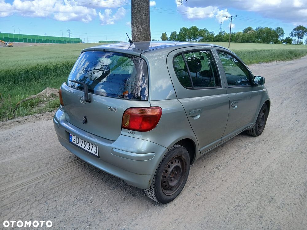 Toyota Yaris 1.0 Terra - 6