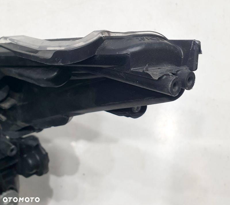 Toyota Corolla E21 Reflektor Prawy 81110-02T31-00 - 5