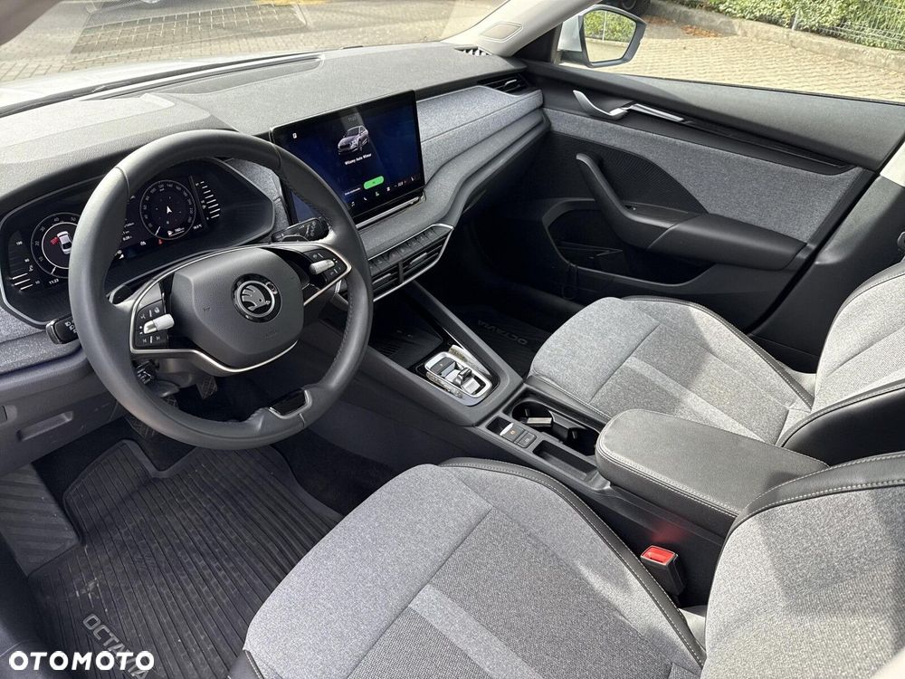 Skoda Octavia 1.5 TSI mHEV Selection DSG - 9