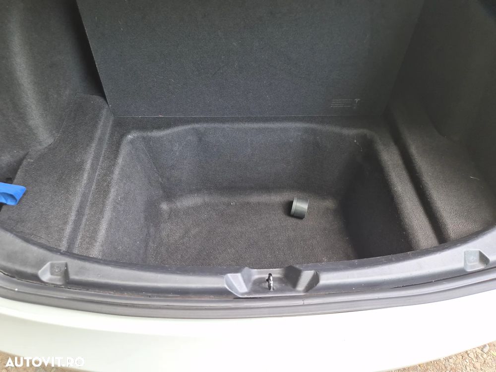 Tesla Model 3 - 39