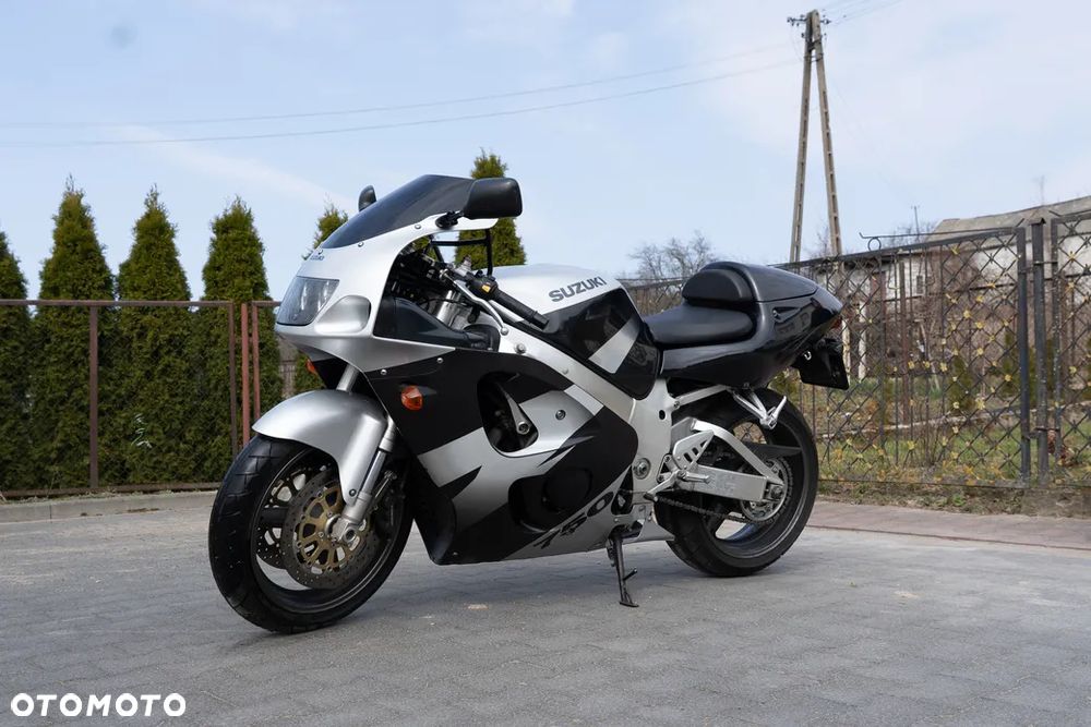 Suzuki GSX-R - 13