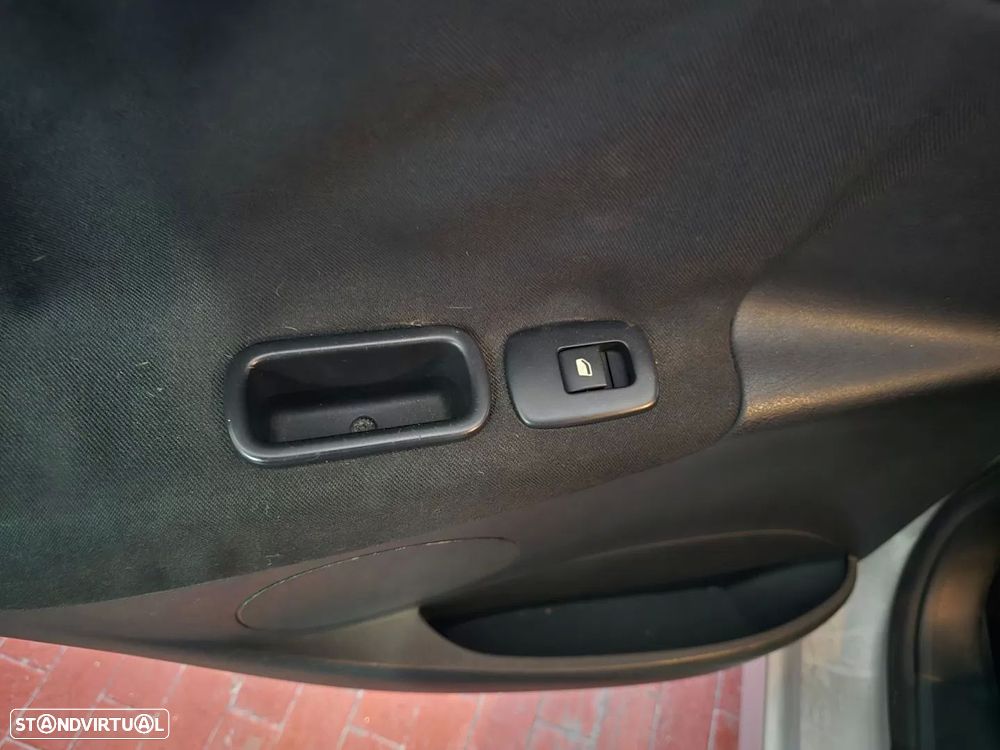 Peugeot 207 1.4 16V Active - 10