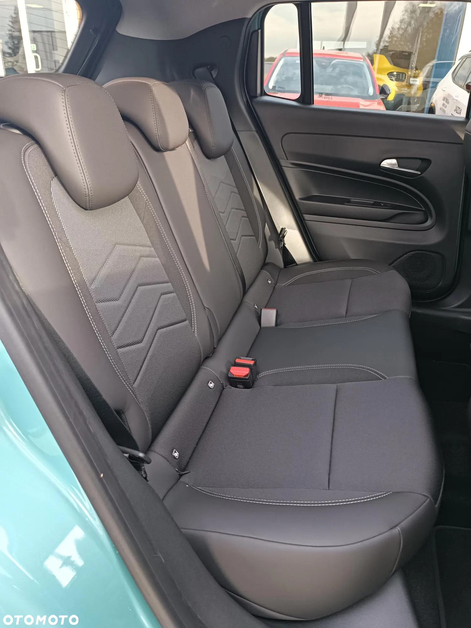 Jeep Avenger 1.2 T3 mHEV Altitude FWD eDCT6 - 13
