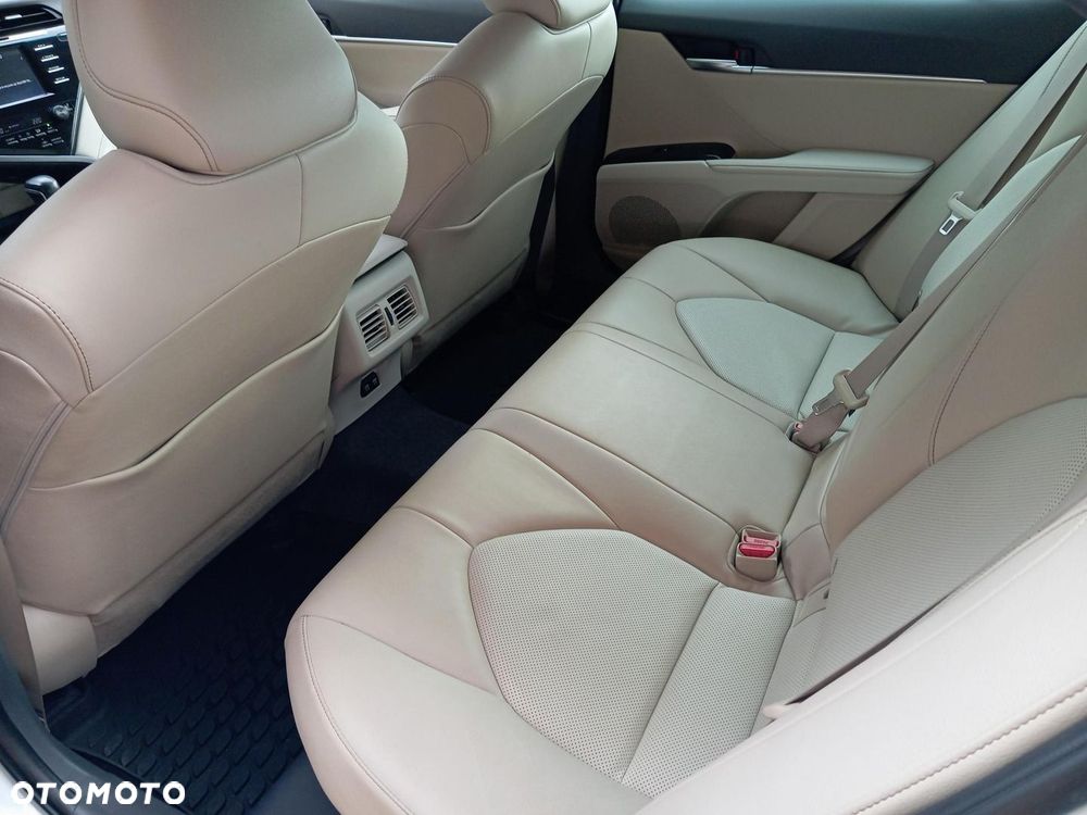 Toyota Camry 2.5 Hybrid Comfort CVT - 11