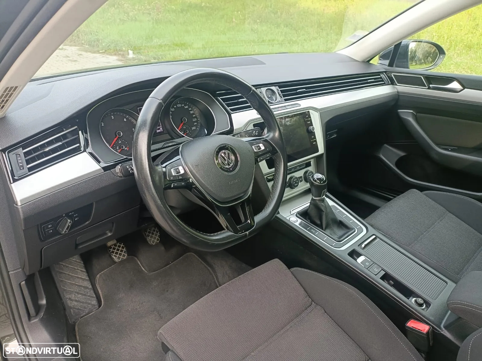 VW Passat 2.0 TDI Confortline - 11