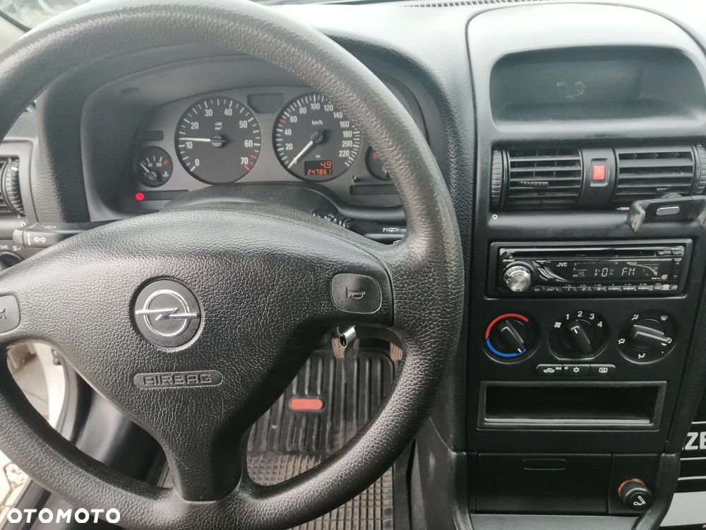 Opel Astra 1.2 Start - 11