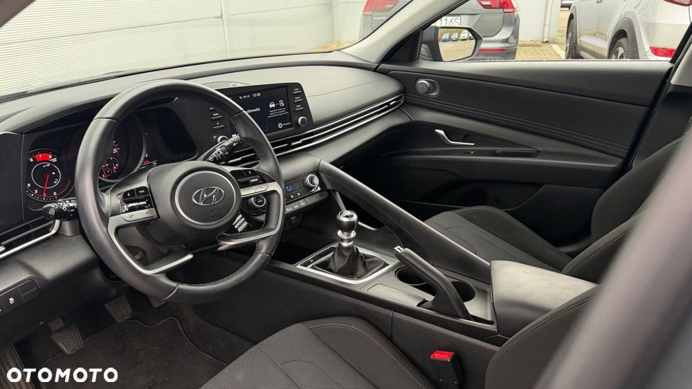 Hyundai Elantra 1.6 Modern - 10