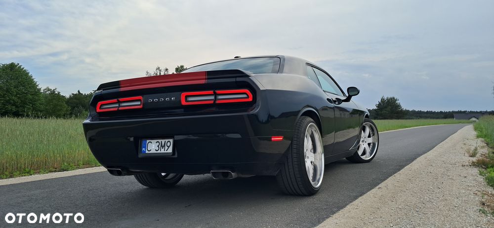 Dodge Challenger - 9