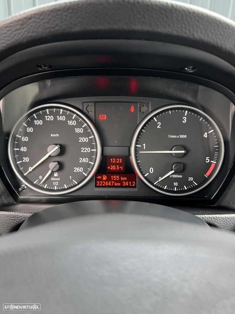 BMW 318 d Touring Navigation Sport - 10