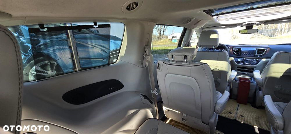 Chrysler Pacifica - 29