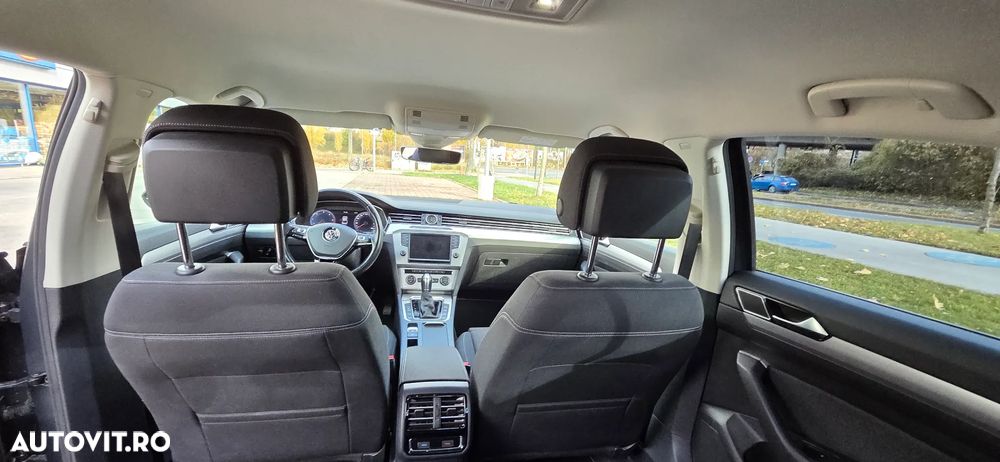 Volkswagen Passat - 12