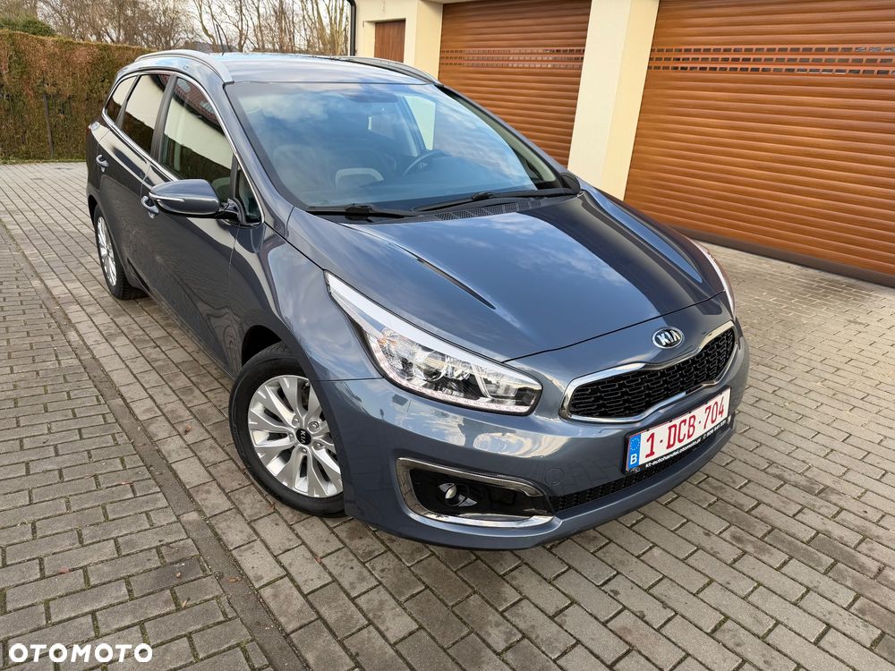 Kia Ceed - 40