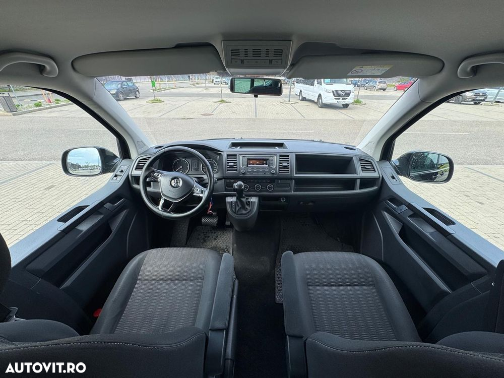 Volkswagen Caravelle - 11