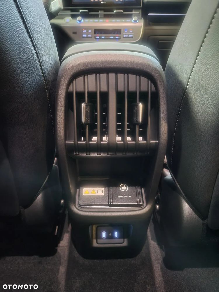 Hyundai Kona 65kWh Executive - 34