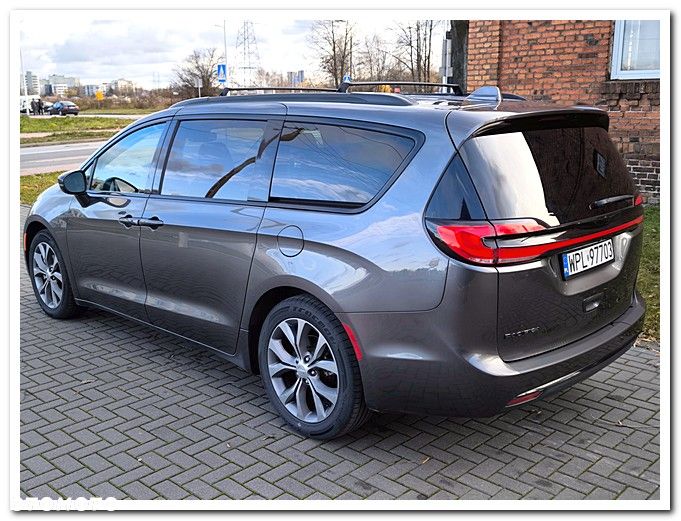 Chrysler Pacifica - 7