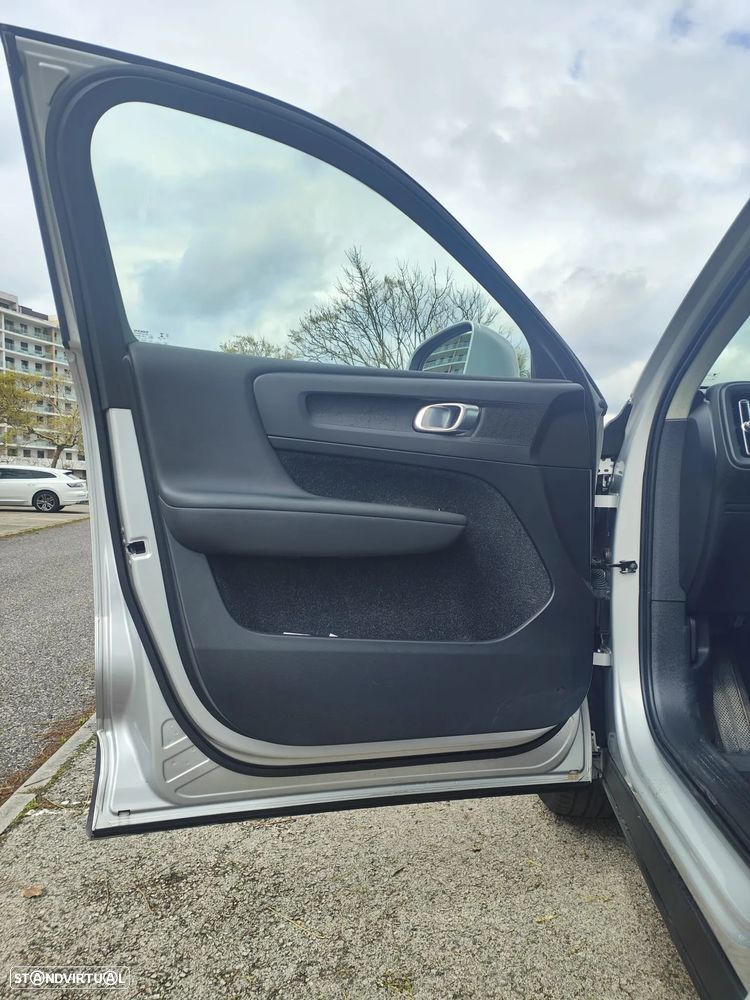 Volvo XC 40 1.5 T3 Tech Edition - 18