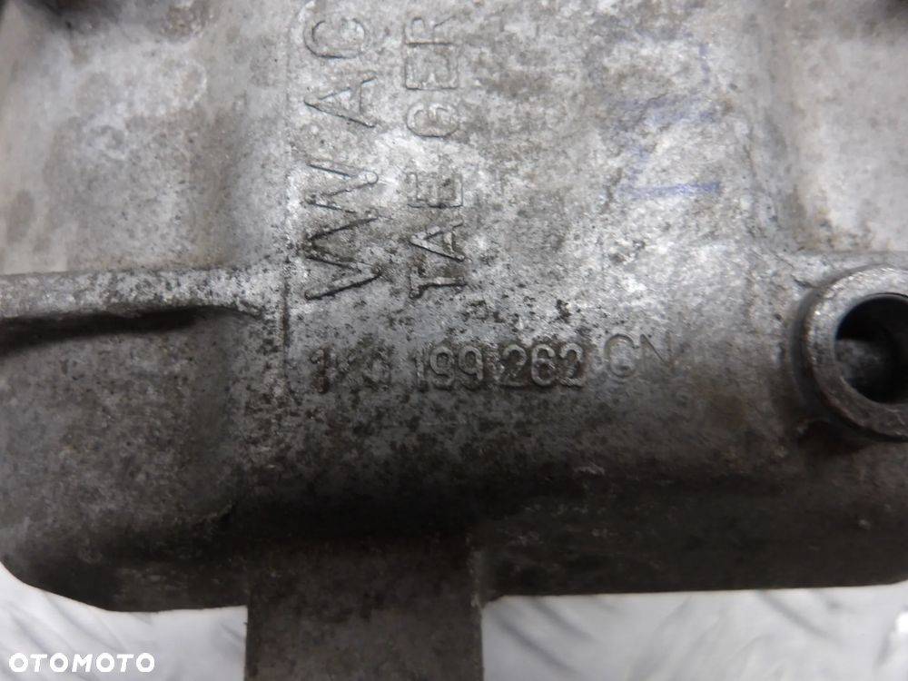 VW GOLF VI KOMBI 08-16 1.6 TDI ŁAPA PODUSZKA SILNIKA LEWA 1K0199555 - 9