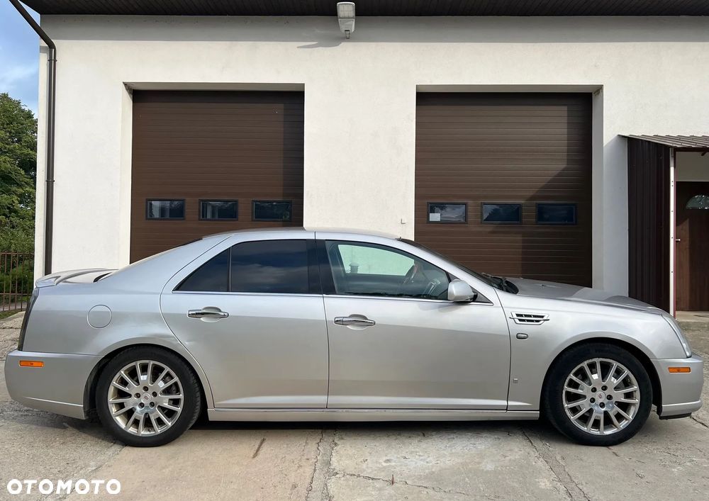 Cadillac STS - 3