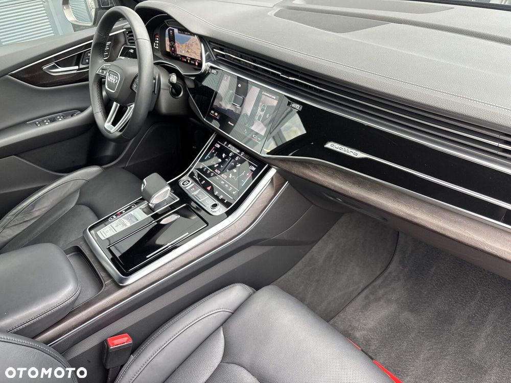 Audi Q8 - 35