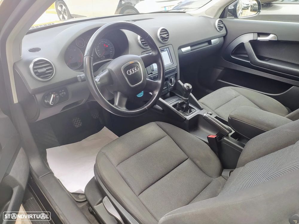 Audi A3 1.6 TDI DPF Attraction - 15