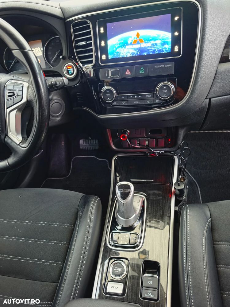 Mitsubishi Outlander 2.0 Litre DOHC MIVEC 4WD Instyle Navi - 11