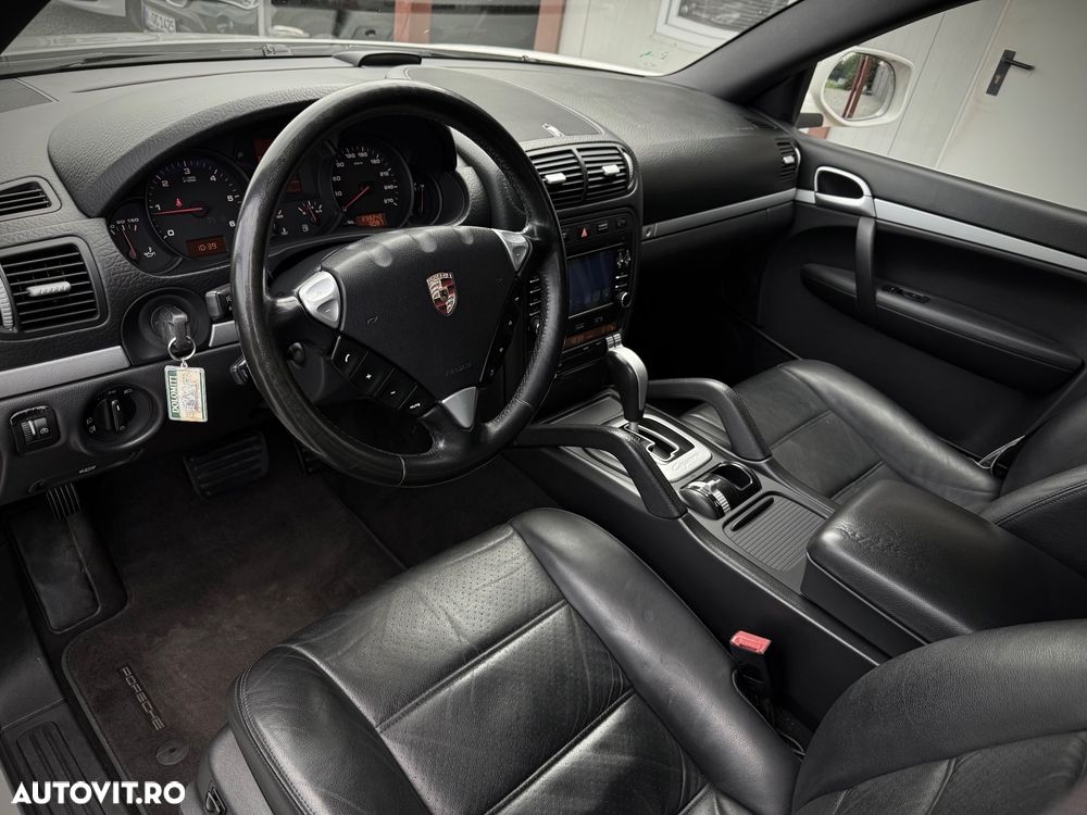 Porsche Cayenne - 7