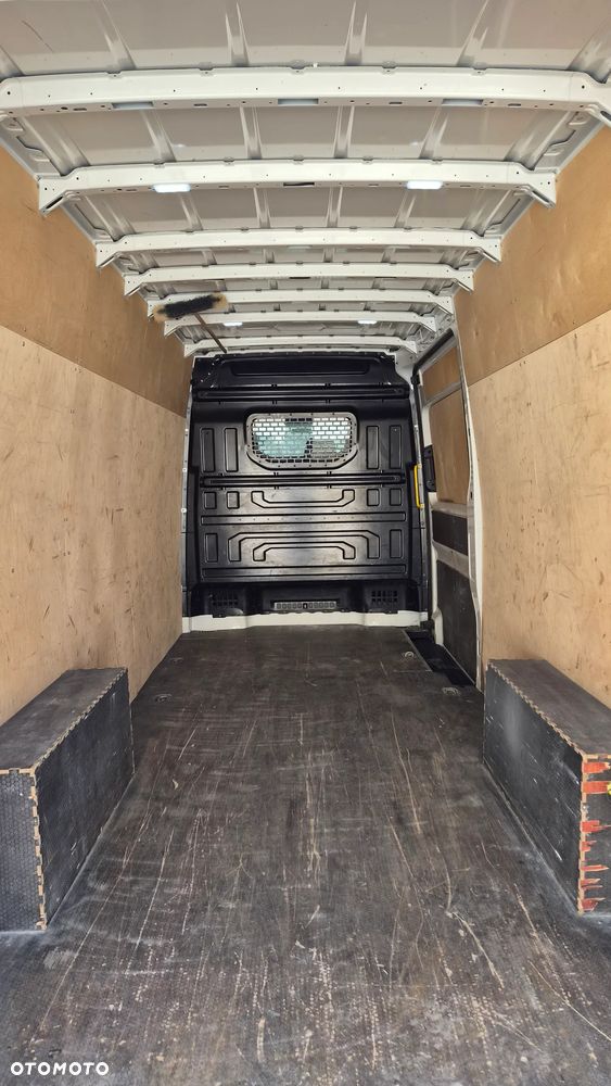 Volkswagen Crafter - 11