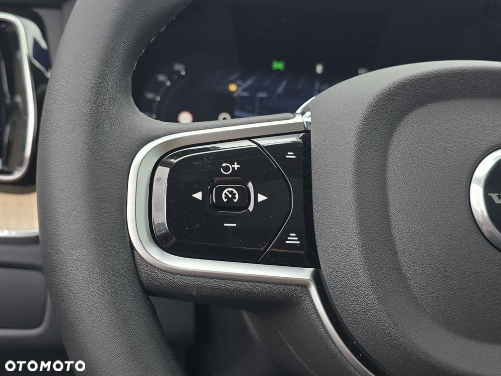 Volvo XC 60 B5 B AWD Plus Dark - 14