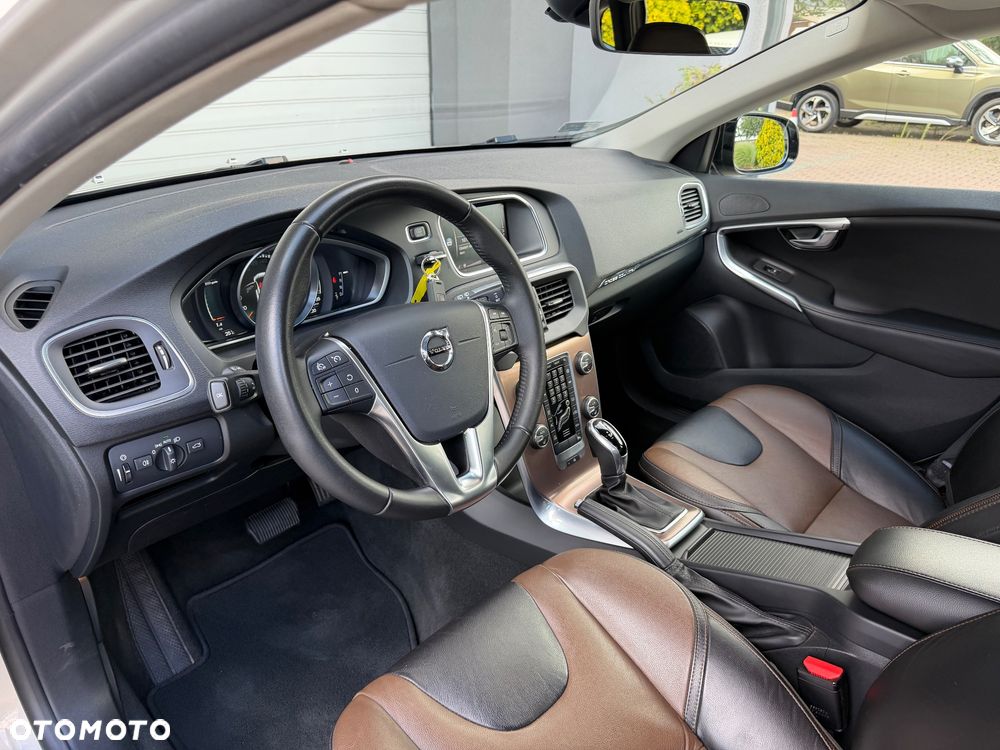 Volvo V40 Cross Country T3 Drive-E Momentum - 9