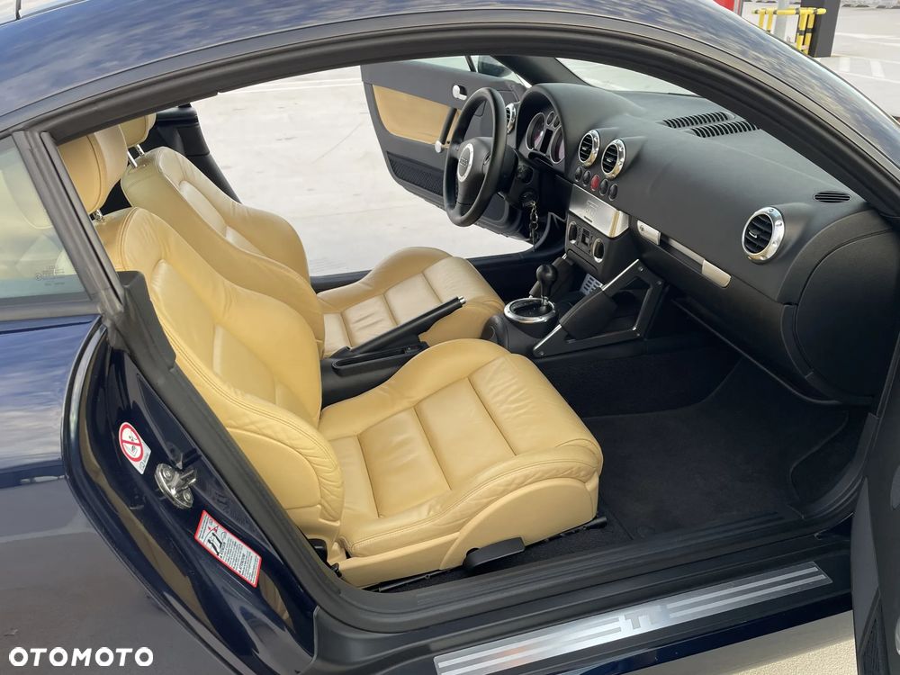 Audi TT Coupé - 17