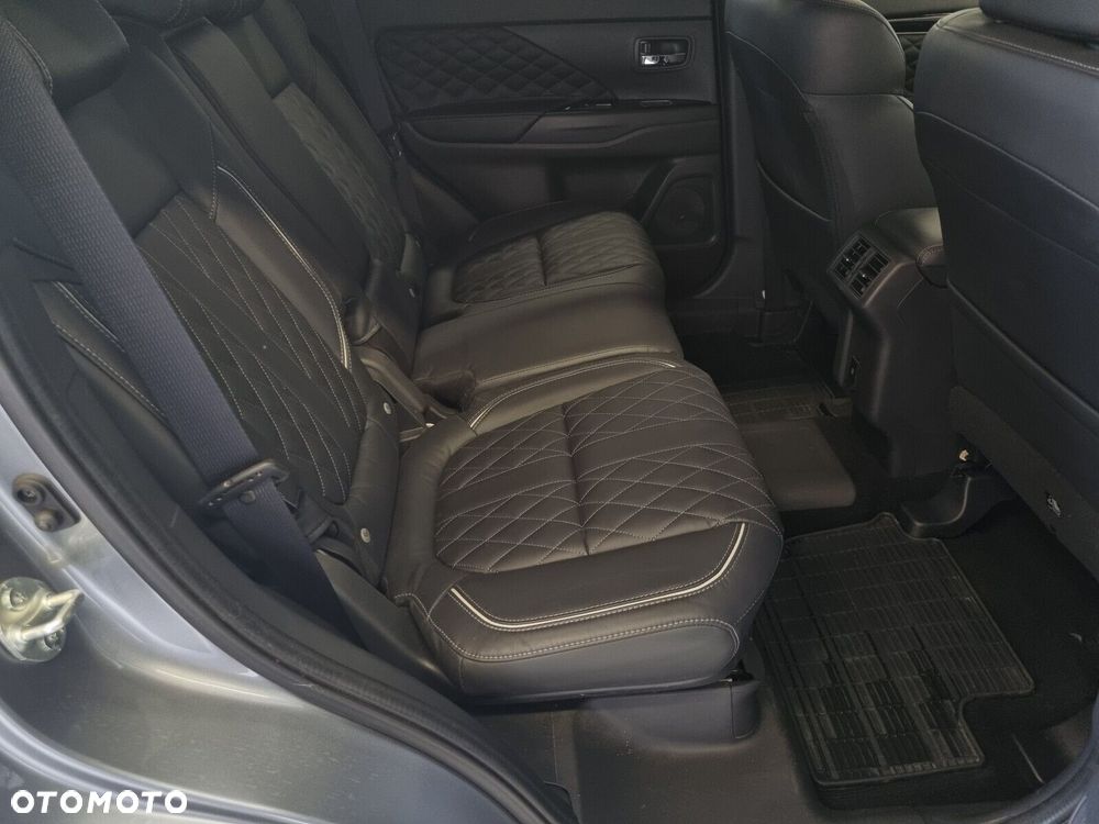 Mitsubishi Outlander Instyle + - 9