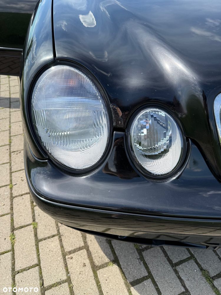 Mercedes-Benz CLK - 16