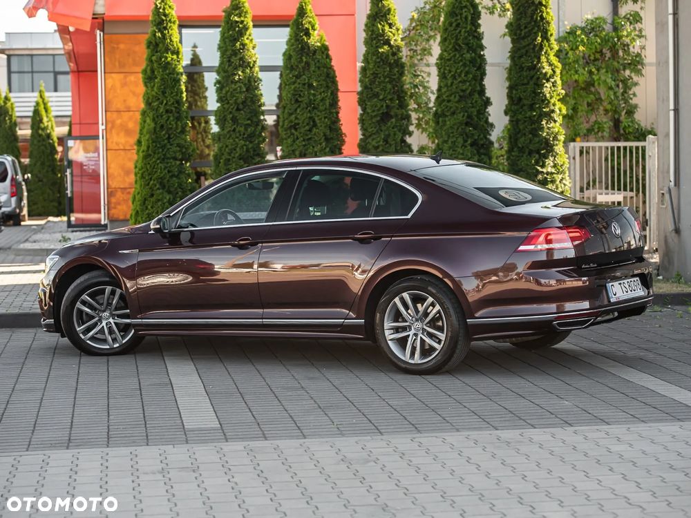 Volkswagen Passat - 12