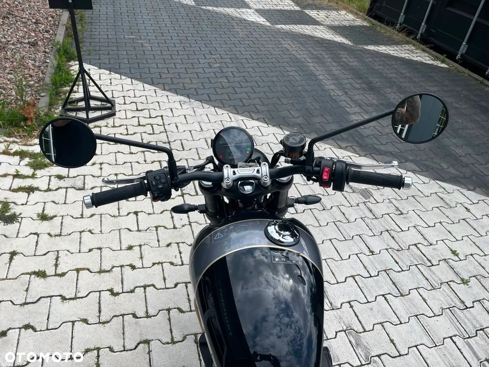 Triumph Speed Twin - 11
