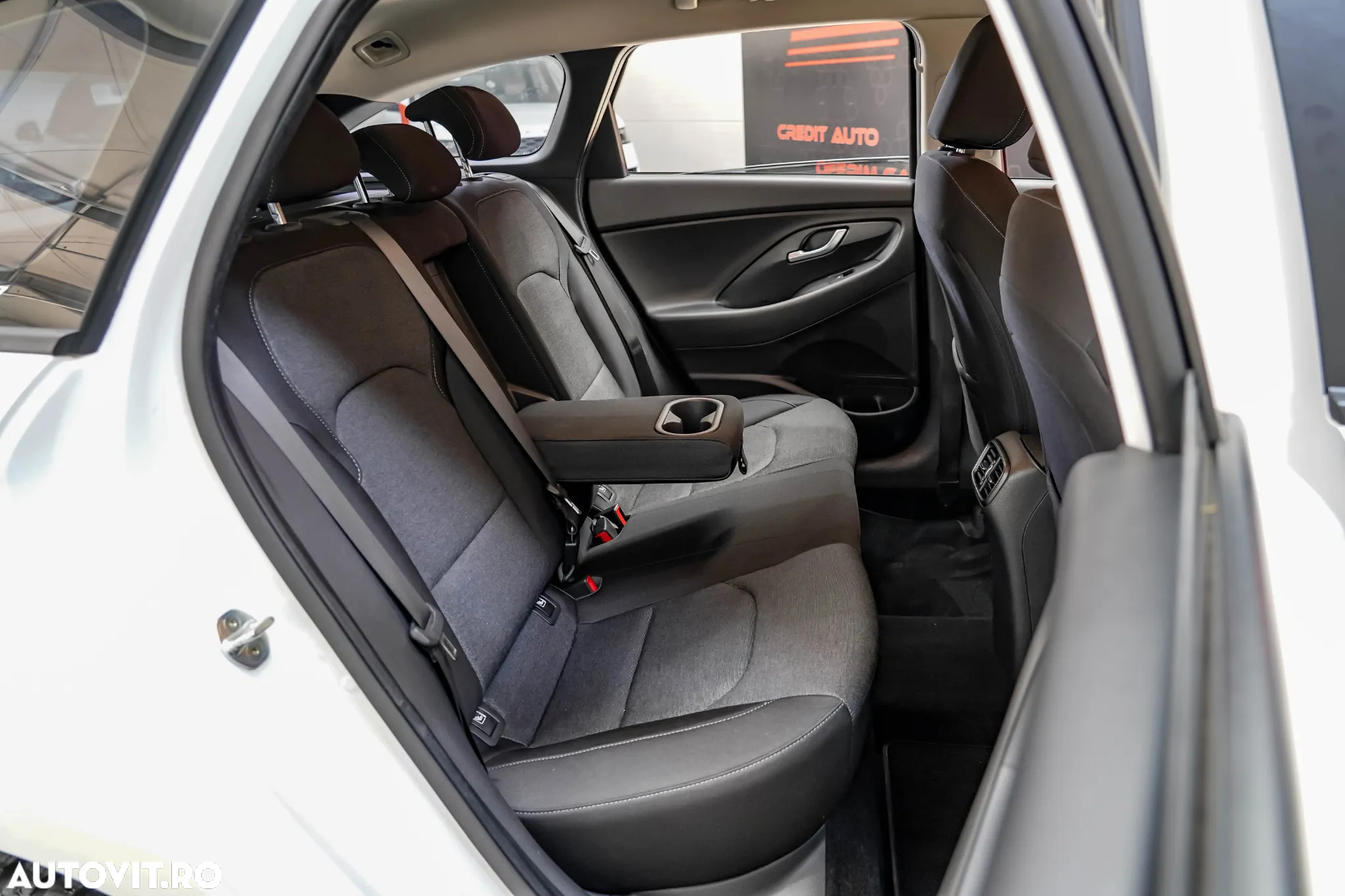 Hyundai i30 1.6 CRDI DCT EDITION 30 - 10