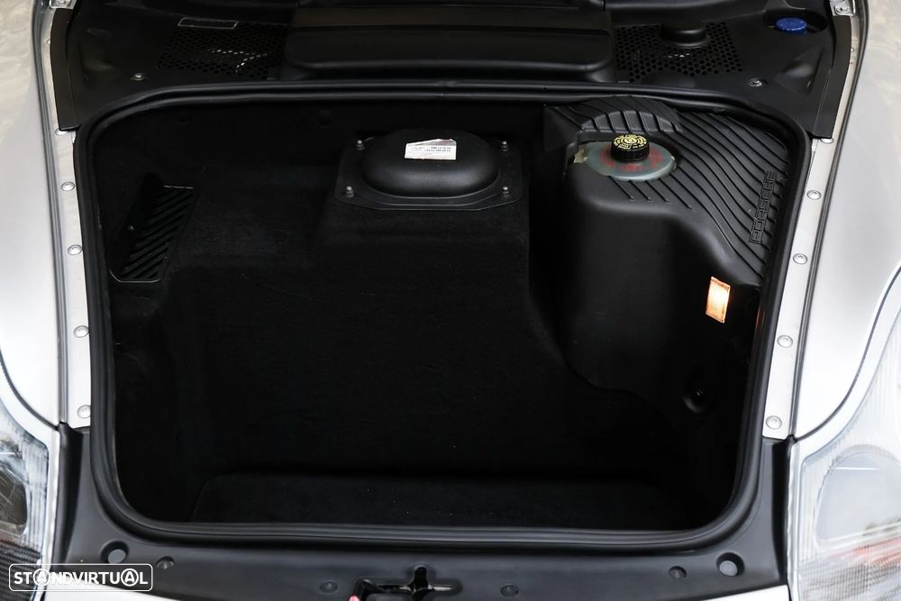 Porsche 911 (996) Carrera 4 Coupé - 26